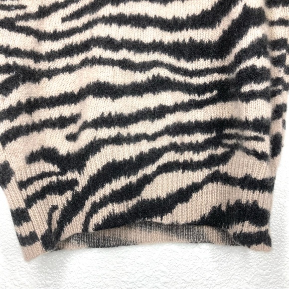 Magaschoni Animal Print 100% Cashmere Crewneck Sweater XS Tan Black Zebra - Picture 10 of 16